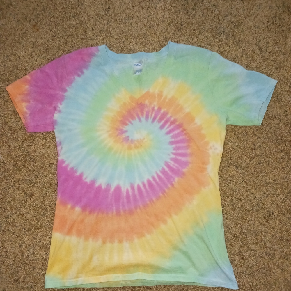 Women's V-Neck T-Shirt, Tie-Dye, Size Medium